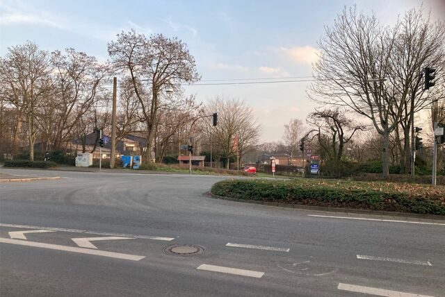 Der Kreuzungsbereich Akkoallee/Averdunkstraße in Recklinghausen Hochlar