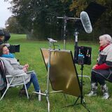 Kameramann Pius Neumaier und Regisseurin Susanne Petz – sie stammt aus Waltrop – mit Protagonistin Ingeborg (v.li.) beim Dreh von „… wie Dich selbst?“