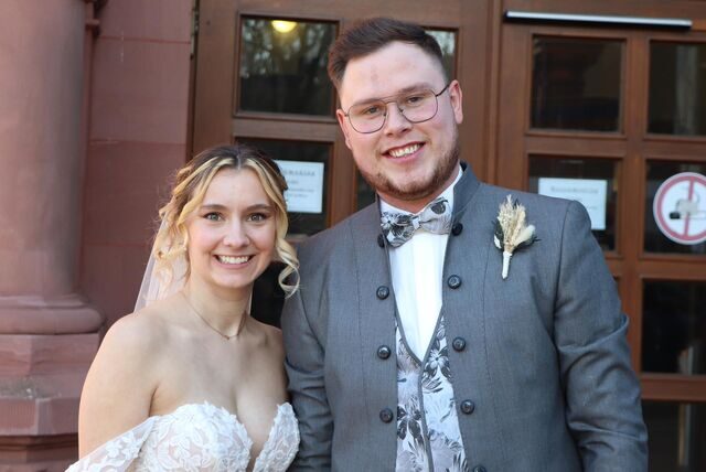 Friederike und Sascha Klein haben sich am Valentinstag das „Ja-Wort“ im Dortmunder Standesamt gegeben.