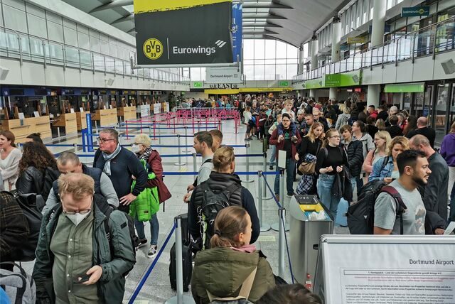 Dortmund Flughafen Airport Rekordzahlen Passagiere Reisende Reisen Zahlen Rekord 2023 2024 fast Drei Millionen