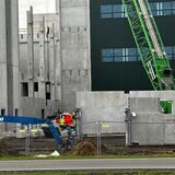 Zu einem tödlichen Arbeitsunfall ist es am Donnerstagmorgen in Wulfen gekommen. Aus großer Höhe ist ein Arbeiter abgestürzt – der Notarzt konnte nur noch den Tod des Mannes feststellen.