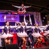 Beeindruckende Flugeinlagen zeigte das Ensemble „Rheinflotte“ bei der Damensitzung in der Dortmunder Westfalenhalle.