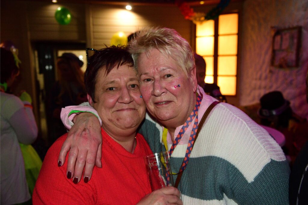 Weiberfastnacht in Marl. Am Donnerstag feierten närrischen Marlerinnen und Marler den Auftakt der tollen Tage.