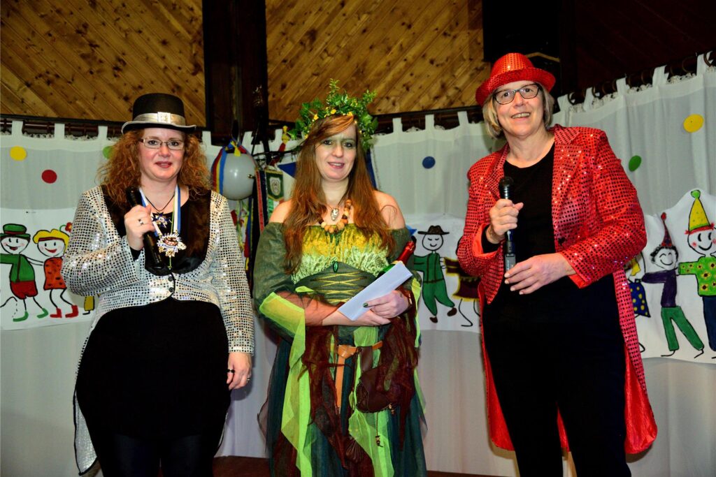 Weiberfastnacht in Marl. Am Donnerstag feierten närrischen Marlerinnen und Marler den Auftakt der tollen Tage.