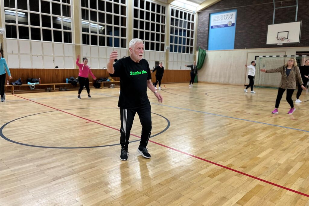 Der älteste Zumbatänzer Deutschlands: Günter (86) aus Dortmund Der älteste Zumbatänzer Deutschlands: Günter (86) aus Dortmund