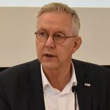 Polizeipräsident Gregor Lange (l.) hat am Dienstag (21.2.) die neue Kriminalstatistik für Dortmund vorgestellt.