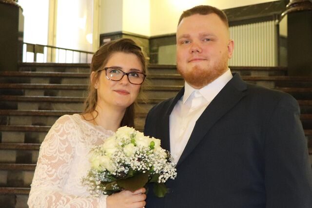 Stephanie und Andreas haben neun Jahre nach ihrer Verlobung geheiratet. Für sie waren andere Sachen erst wichtiger.
