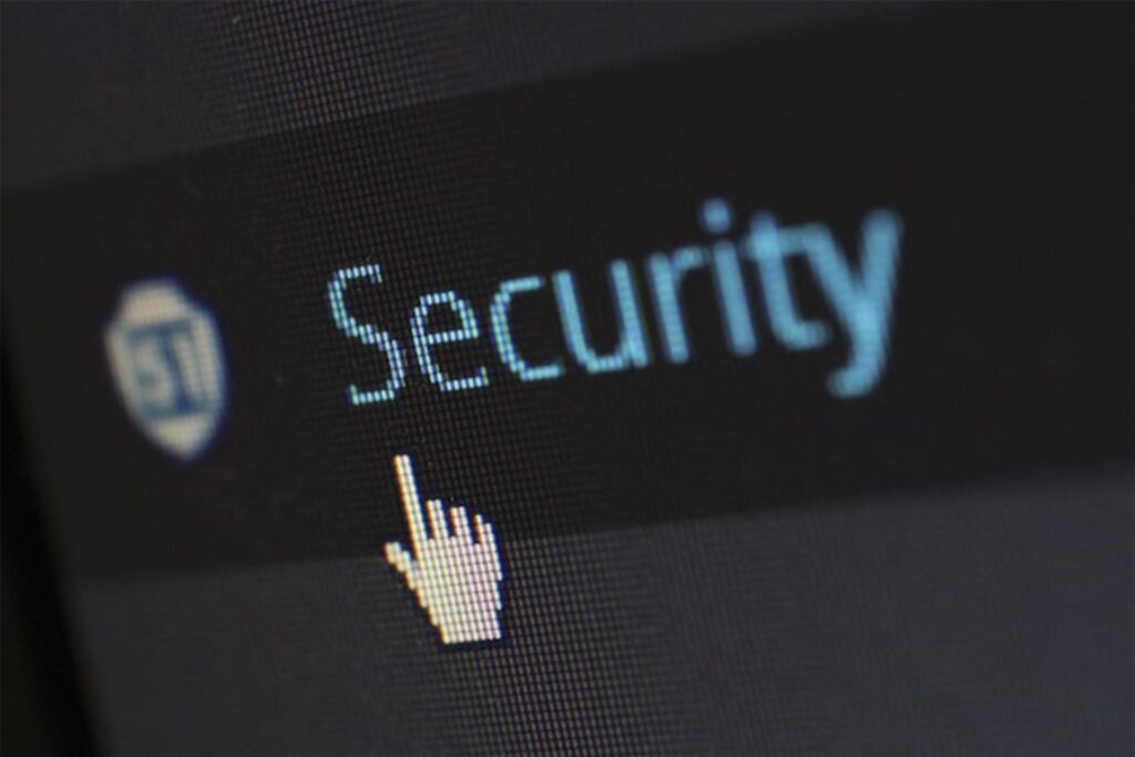 mauszeiger klickt auf das wort security mauszeiger klickt auf das wort security