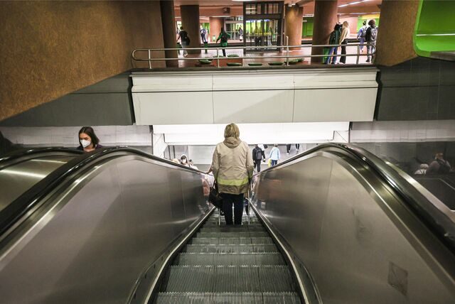 In einer Stadtbahn-Station in der Dortmunder Innenstadt ist es am späten Donnerstagabend (23.2.) zu einem mutmaßlichen schweren Raub gekommen.