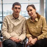 Milana und Viktor, beide aus der Ukraine geflüchtet und gut ausgebildet, wollen nach dem Sprachkurs auf Arbeitssuche gehen.