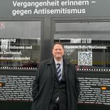 Der Arbeitsdirektor von DSW21, Harald Kraus, hat erklärt, wofür es die neue #WeRemember-Bahn gibt.