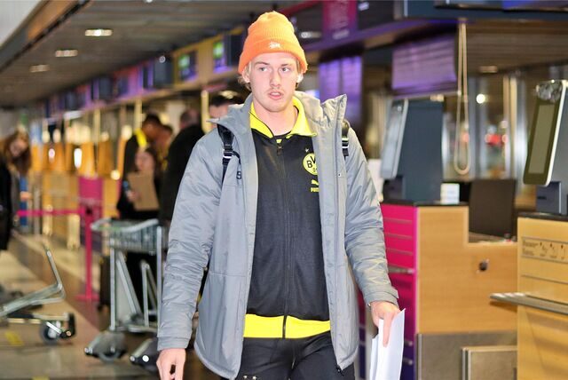 Julian Brandt am Dortmund Airport.