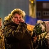 Bei der großen Pro-Ukraine-Demonstration am Freitagabend zum Jahrestag von Russlands Überfall auf die Ukraine flossen viele Tränen auf dem Friedensplatz.