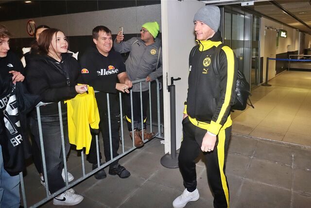 Marco Reus im Gespräch mit den Fans.