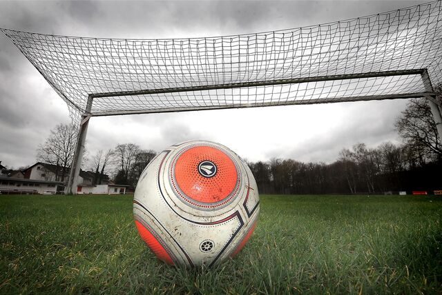 Kein Fußball war am Sonntag (26. Februar) in Henrichenburg und in Habinghorst möglich. Die Plätze, wie hier an der Lambertstraße, waren gesperrt.