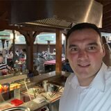 Danilo Deric ist Gastronom in der zweiten Generation in der Leitung des Steakhauses Lindenhof.