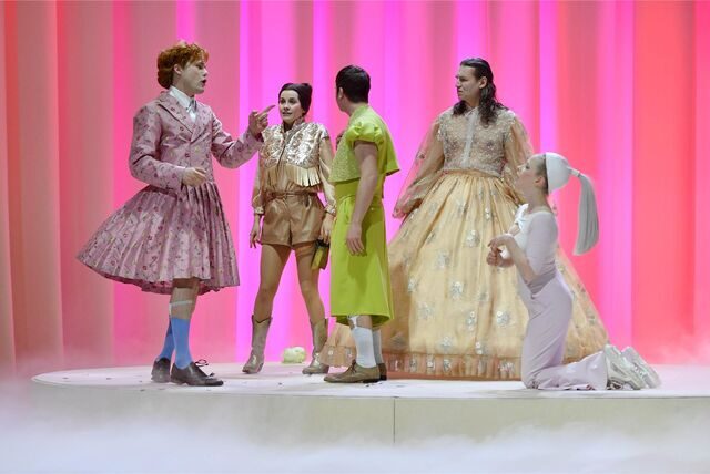 Szene in „Sommernachtstraum“ im Grillo-Theater Essen.