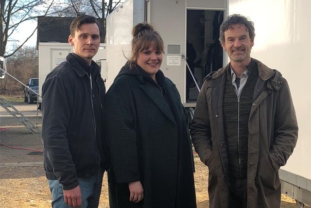 Das Ermittlerteam aus dem Dortmund-Tatort Jan Pawlak (Rick Okon), Rosa Herzog (Stefanie Reinsperger) und Peter Faber (Jörg Hartmann) in Wambel.