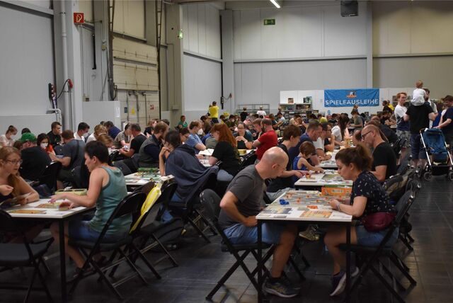 Zum zweiten Mal findet im April die Karten- und Brettspielmesse in Dortmund statt. Dort werden neue Spiele vorgestellt, die dann auch direkt getestet werden können.