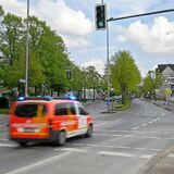 Das Gladbecker Notarztfahrzeug der Feuerwehr ist am Mittwoch bei einem Verkehrsunfall schwer beschädigt worden.