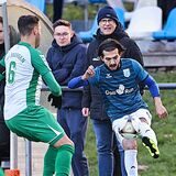 Elvis Shala (am Ball) zeichnete sich als Doppeltorschütze für Wacker Obercastrop beim 4:0 gegen den SV Sodingen aus.