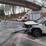 Am Sonntagvormittag kam es auf der Herzlia-Allee in Marl zu einem schweren Verkehrsunfall.