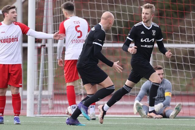 Roy Breilmann bejubelt sein Tor zum 3:0 für die SG Castrop gegen den TuS Stockum.