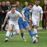 Nicht auflaufen musste Bezirksliga-Spitzenreiter FC Altenbochum (blaue Trikots) am 20. Spieltag.