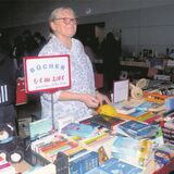 Der Bücherstand von Maria Brinker in der Waltroper Stadthalle.