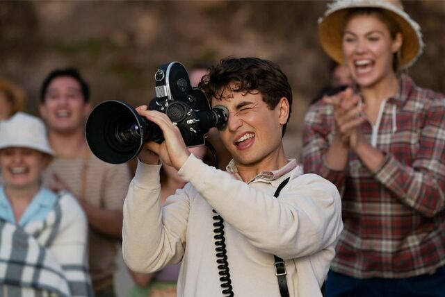 Ein Kinobesuch hat das Leben von Sammy Fabelman (Gabriel LaBelle) verändert. Er wird Filmemacher – wie Steven Spielberg.