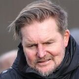 Mario Plechaty wendet sich von seinem Cotrainer ab