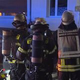 In der Nacht zu Dienstag (7.3.) stand die Wohnungstür einer jungen Dortmunderin in Flammen. Nachbarn alarmierten umgehend die Feuerwehr.