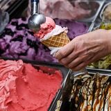 Eine Kugel Erdbeereis? Oder lieber Pistazie? Das süße Vergnügen wird teurer..
