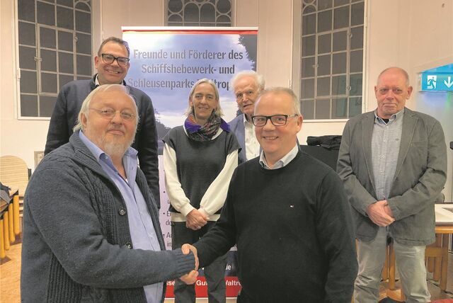 Der Vorstand der Förderer und Freunde des Schiffshebewerk- und Schleusenparks Waltrop mit Jürgen Siebert und Wolfgang Brautmeier im Vordergrund.