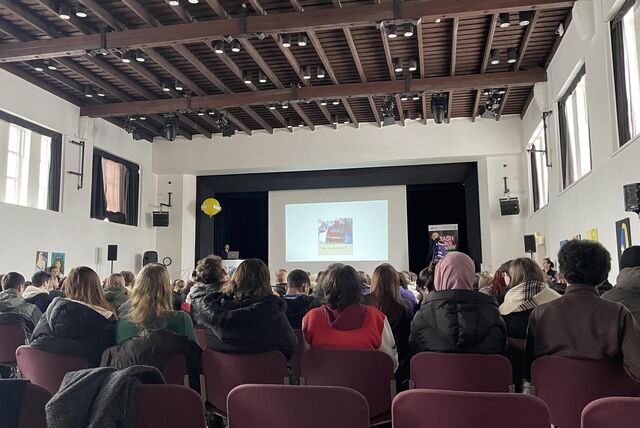 150 Schüler der Fridjof Nansen Realschule sins am Mittwoch (8.3.) beim Crash Kurs NRW dabei.