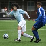 Der Wacker Obercastrop II, hier mit Onur Kocakaya (l) trifft am Sonntag, 12. März, im Kreisliga-B-Topspiel auf den gefühlt punktgleichen Spitzenreiter Spvg Horsthausen II.