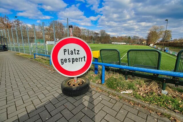 Die Stadtverwaltung Castrop-Rauxel hatte für die Tage bis Donnerstag (9. März) witterungsbedingt alle Fußballplätze gesperrt. Am Freitagmorgen wurde die Entscheidung gefällt, ob die heimischen Kicker am Wochenende auflaufen können.