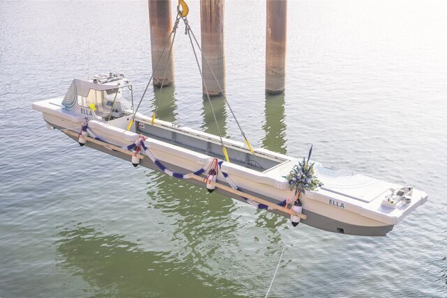 Das Versuchsschiff „Ella“ wird zu Wasser gelassen.