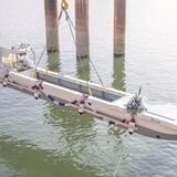 Das Versuchsschiff „Ella“ wird zu Wasser gelassen.