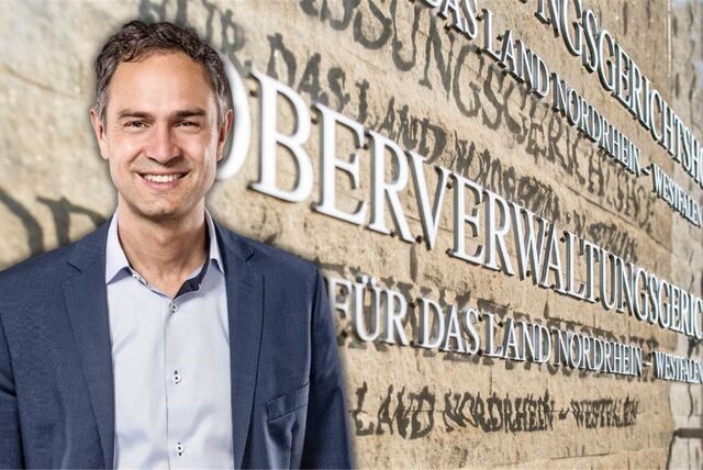Montage: Daniele Ganser vor dem Oberverwaltungsgericht