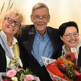 Dr. Sabine Meinke (v.l.), Bauherr Eric Schmidt und Dr. Regina Brehm