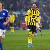 Emre Can gibt Anweisungen.