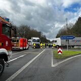 Unfall Freudenberger Straße B58 Dorsten Schermbeck Lkw kollidiert mit Auto