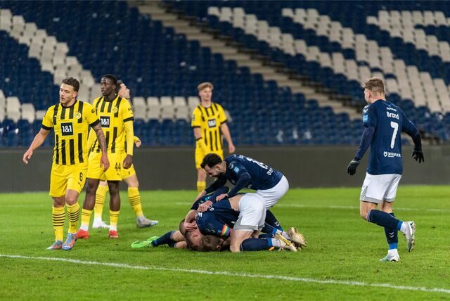 Die Oldenburger Spieler bejubeln den Siegtreffer gegen die BVB-U23.