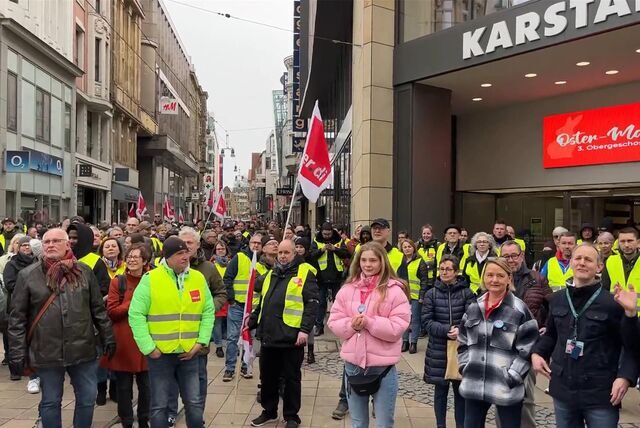 Unser Reporter Kevin Kindel begleitete die Warnstreik-Demo durch Dortmunds City