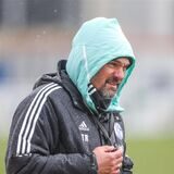 Cheftrainer Thomas Reis beim Training.