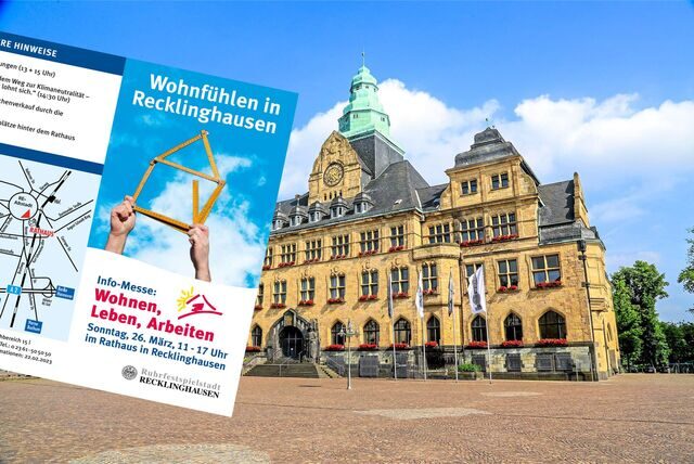 Die Montage zeigt den mit einem zu einem Haus zusammengefalteten Zollstock bebilderten Flyer der Info-Messe „Wohnen, Leben, Arbeiten“ über einem Foto des Rathauses in Recklinghausen.