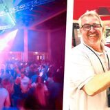 Über die volle Tanzfläche bei der Ü-30-Party in Recklinghausen freut sich Gastronom Carsten Knepper.
