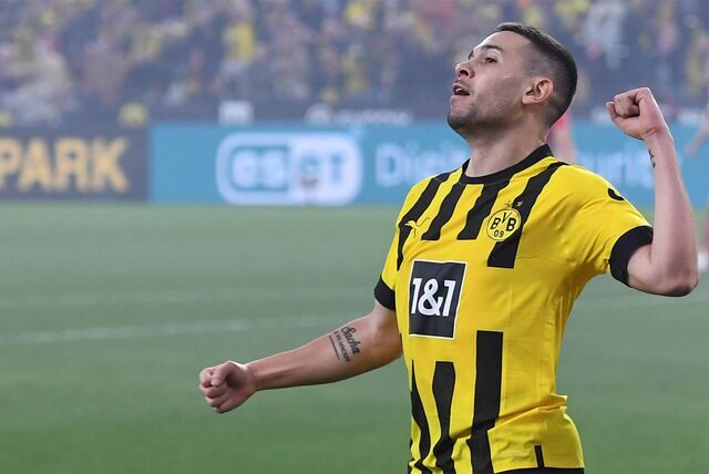 Raphael Guerreiro bejubelt seinen Treffer gegen Köln.