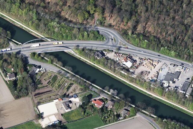 Auf dem kurzen Stück zwischen Rhein-Herne-Kanal und Ortseingang Datteln heißt die B235 Dattelner Straße. Hier kam es am Samstag zu zwei Unfällen. Bei einem wurde ein Motorradfahrer verletzt.